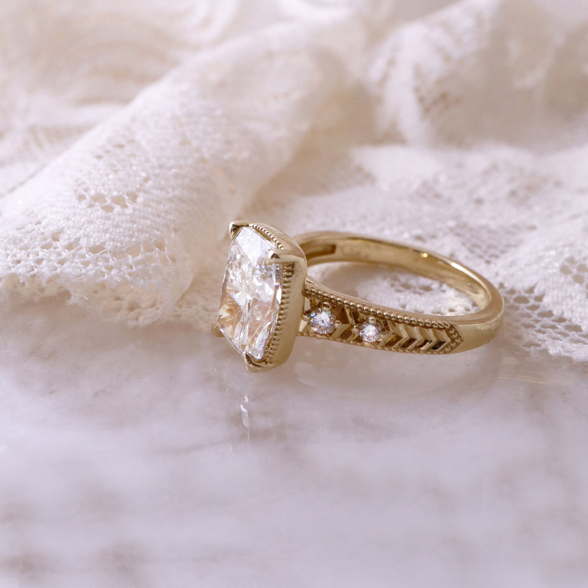 Diamond Accented Vintage Engagement Ring - LG 3.18ct (41057)