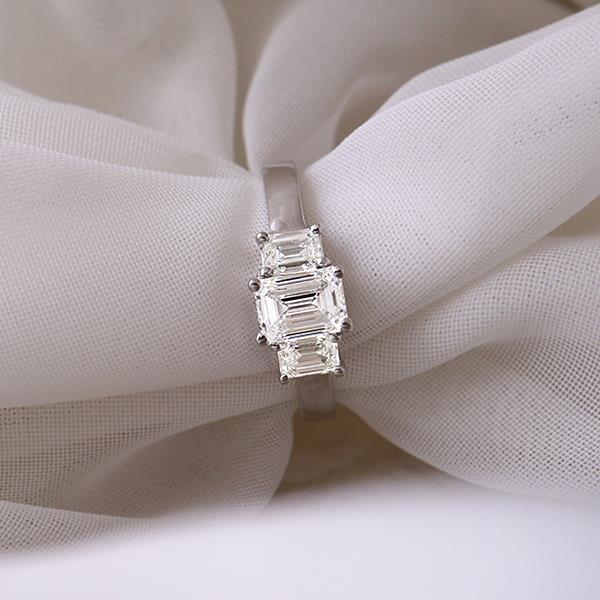 Canadian Maple Leaf 3 Stone Engagement Ring (37073)